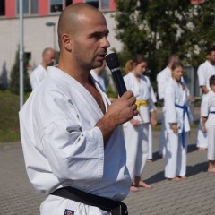 Pokaz karate podczas Dnia Zdrowia i Urody w Molex.