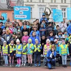 „Nie bądź zielony w temacie autyzmu. W kwietniu bądź niebieski”