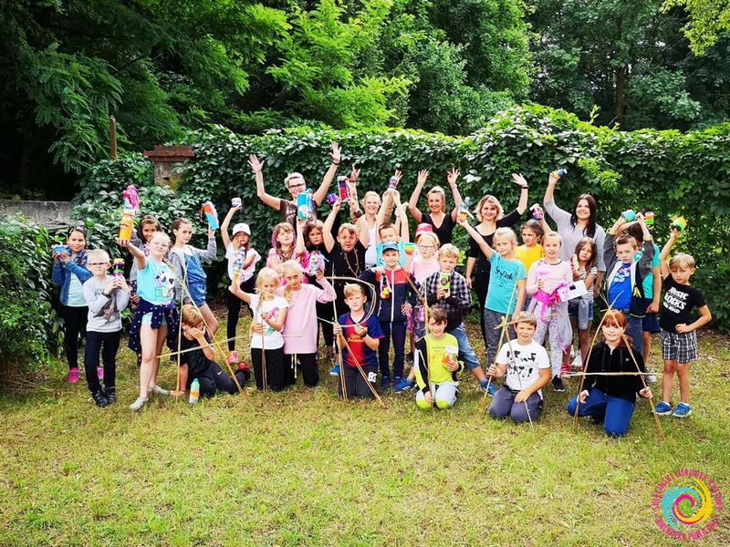 Akcje na wakacje - półmetek