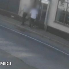 Mężczyzna wyrwał portfel seniorowi