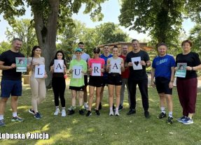 Policjanci i pracownicy cywilni pobiegli dla Laury