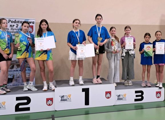 Gratulacje dla dziewczyn z SP1